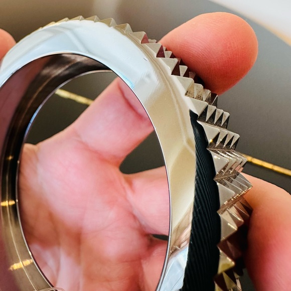 NWT Authentic RARE Luxury Minimalist Burberry gunmetal spiked bangle/bracelet - Picture 17 of 17